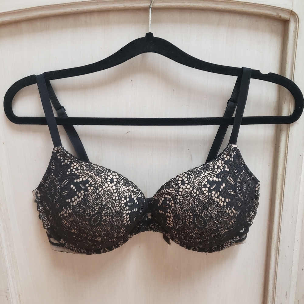 Victoria Secret Push Up Bra Womens Size 34DD Black Lace Underwire Classic